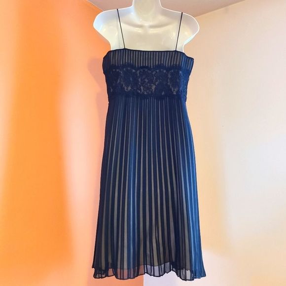 Anne Klein Black Pleated 100% Silk Spaghetti Strap Dress 8 - Picture 3 of 9